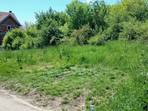 Prodaja, plac, 700m², Mali Mokri Lug, Zvezdara Sve Podlokacije - image 2