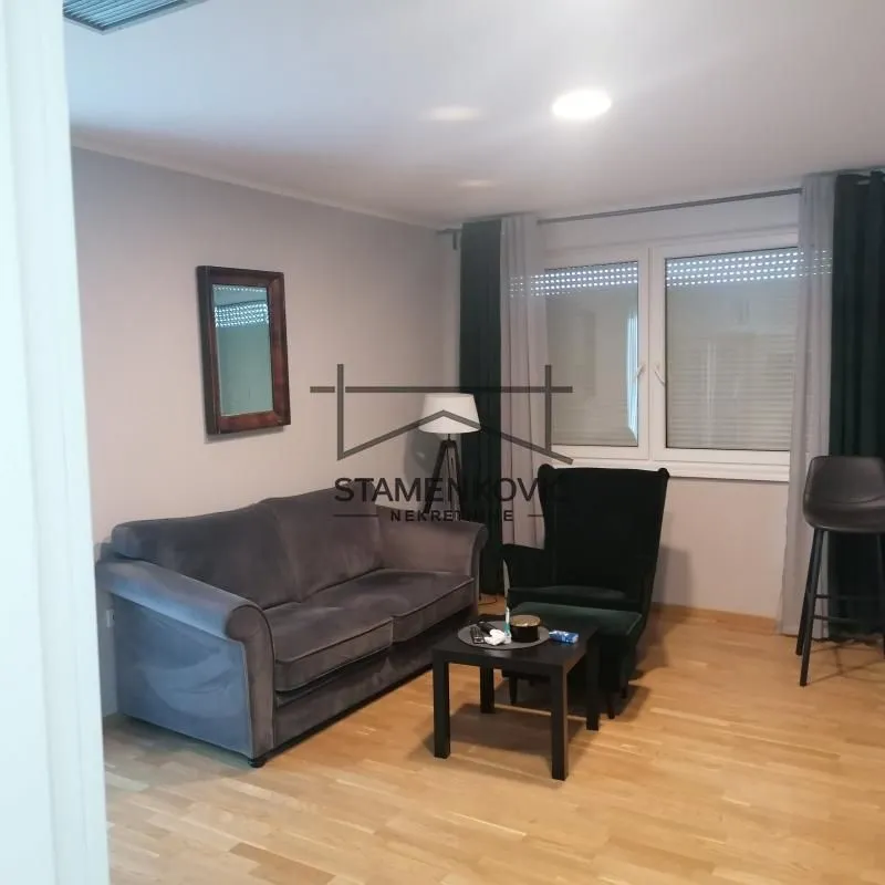 Prodaja, dvosoban stan, 50m², Sremska Kamenica, Petrovaradin