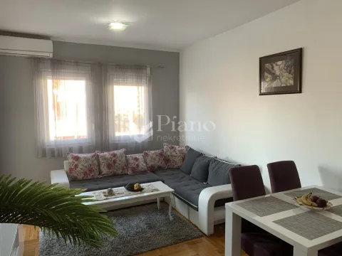 Rent, one bedroom apartment, 44m², City Kvart, Podgorica - image 1
