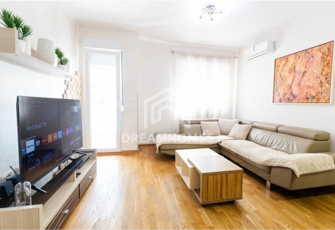 Izdavanje, dvosoban stan, 65m², City Kvart, Podgorica