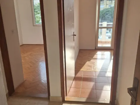 Rent, two bedroom apartment, 73m², Makedonsko naselje, Bar - image 5