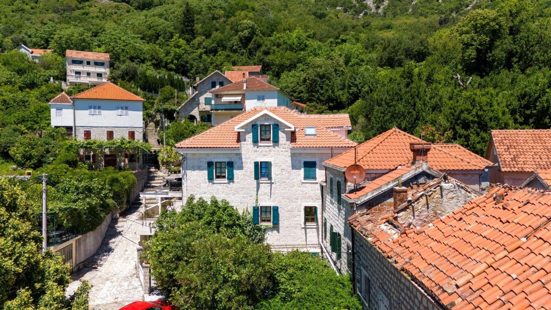 Prodaja, trosoban stan, 112m², Strp, Kotor