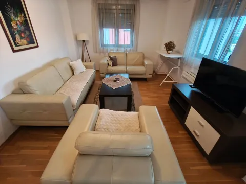 Rent, three bedroom apartment, 90m², Centar, Podgorica - image 2