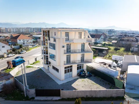 Rent, one bedroom apartment, 600m², Gornja Gorica, Podgorica - image 17