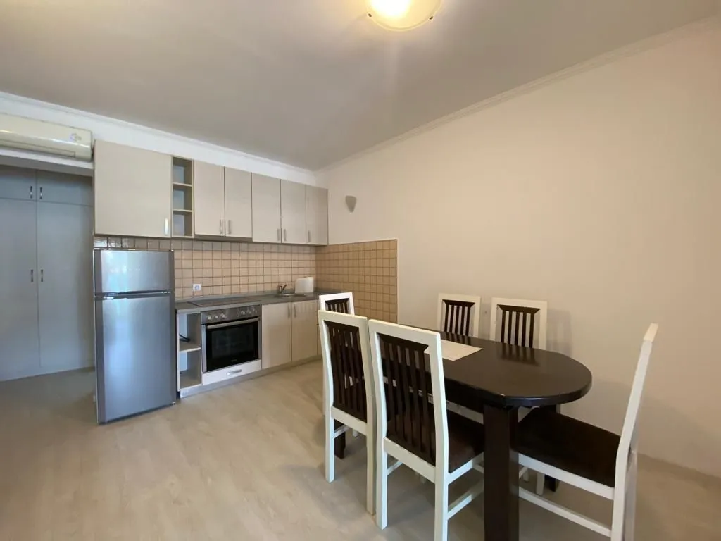 Izdavanje, jednosoban stan, 60m², Rafailovići, Budva