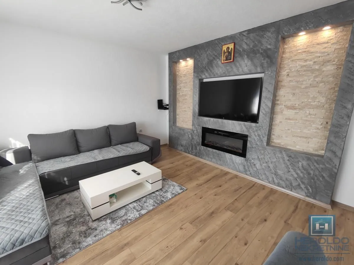 Prodaja, kuća, 270m², Budžino brdo, Jagodina