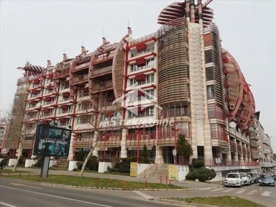 Izdavanje, četvorosoban stan, 126m², Novi Beograd Sve Podlokacije, Beograd