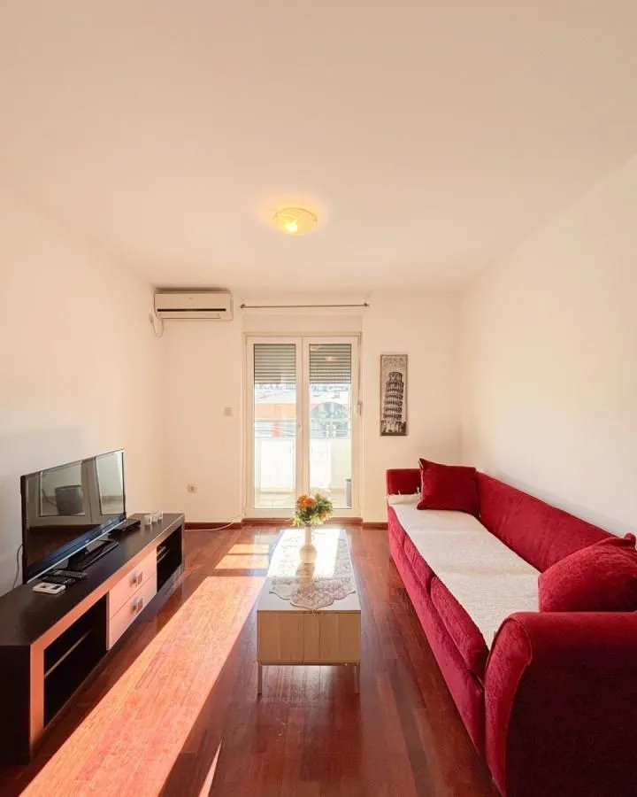 Izdavanje, stan, 42m², Stari Aerodrom, Podgorica