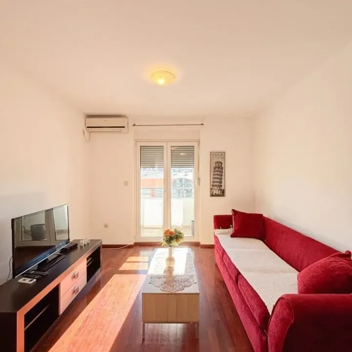 Izdavanje, stan, 42m², Stari Aerodrom, Podgorica