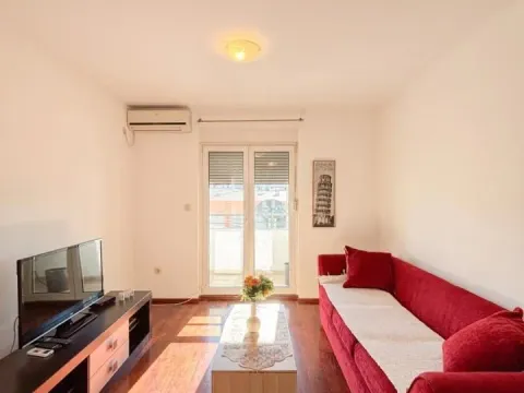 Izdavanje, stan, 42m², Stari Aerodrom, Podgorica - image 1