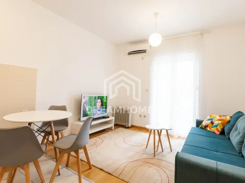 Rent, apartment, 26m², Blok 6, Podgorica - image 2