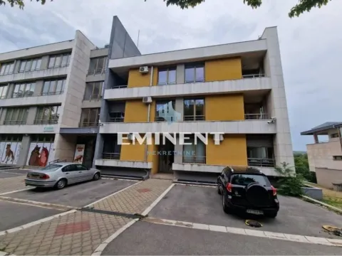 Izdavanje, trosoban stan, 130m², Savski Venac, Beograd - image 16