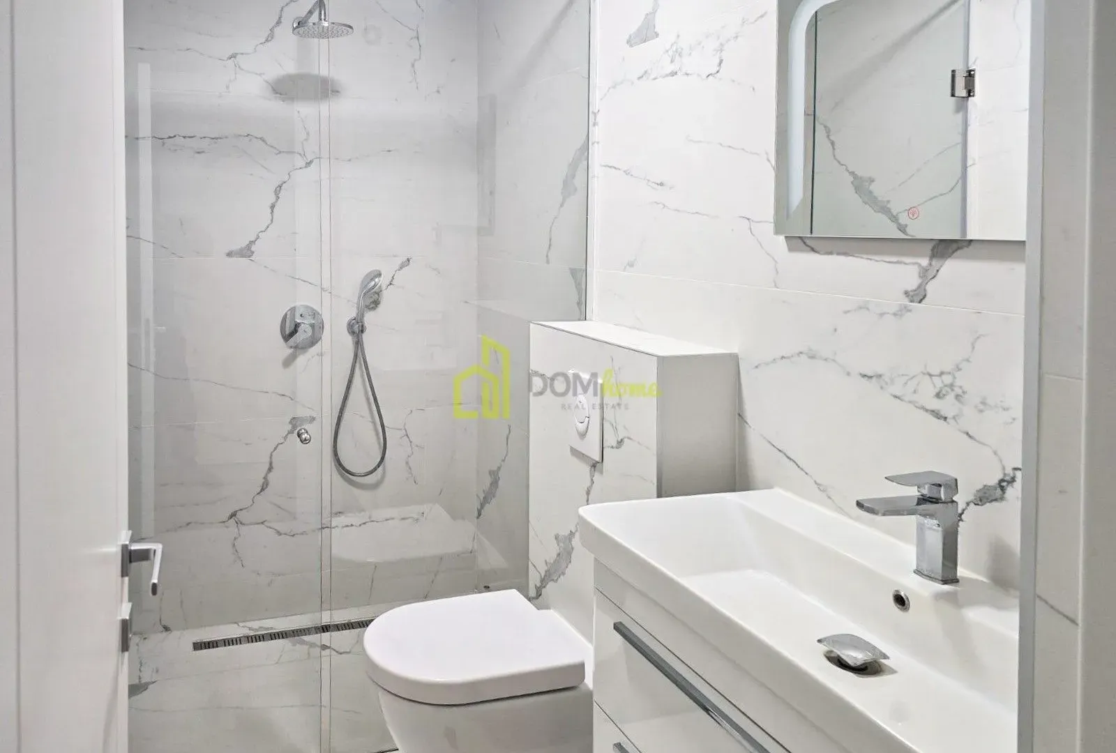 Izdavanje, trosoban stan, 130m², Dalmatinska ulica, Podgorica