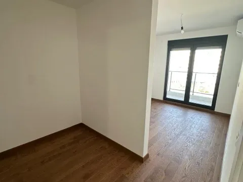Prodaja, trosoban stan, 111m², Tološka šuma, Podgorica - image 5