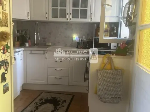Sale, three bedroom apartment, 87m², Kalenić Pijaca, Vračar Sve Podlokacije - image 7