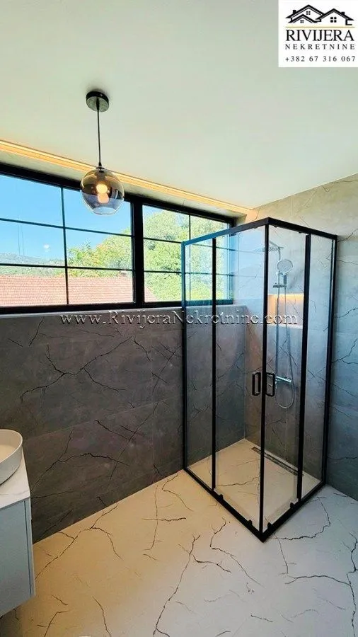 Prodaja, trosoban stan, 122m², Herceg Novi, Crna Gora