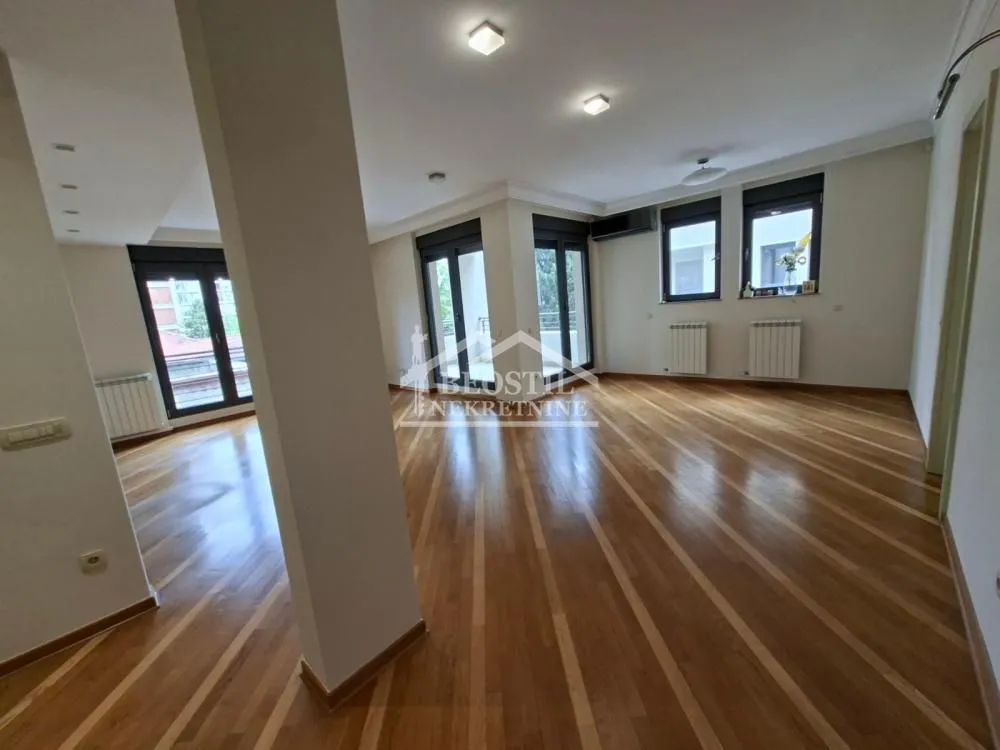 Rent, four bedroom apartment, 125m², Savski Venac, Beograd