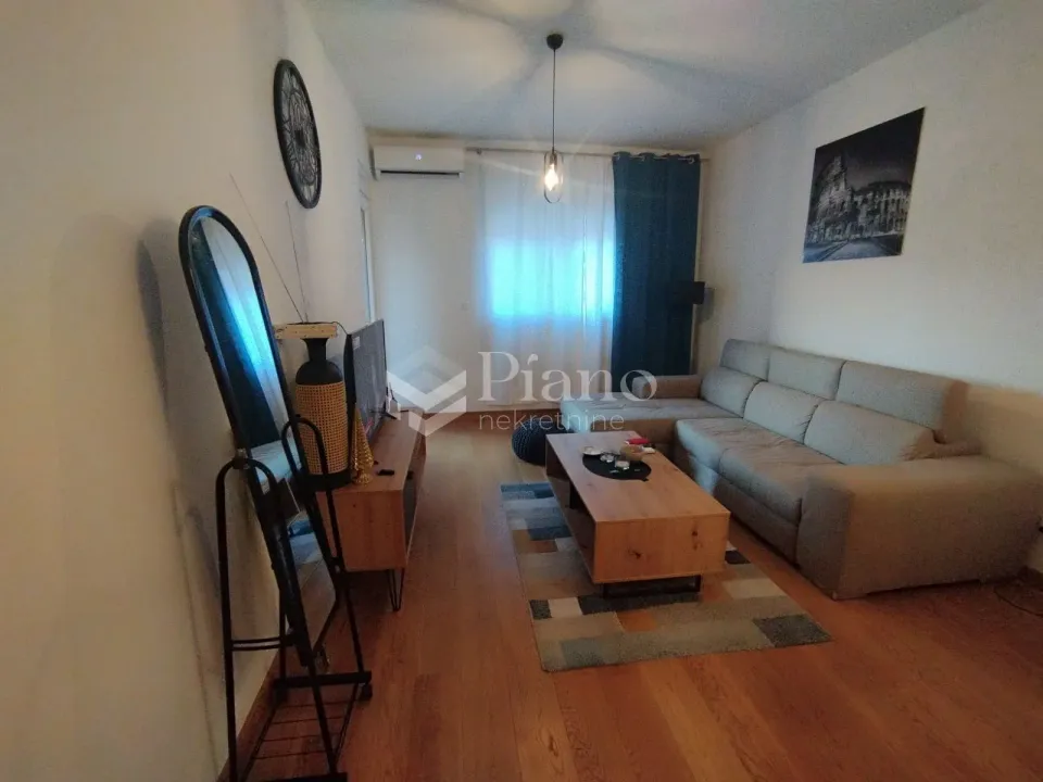 Izdavanje, jednosoban stan, 48m², City Kvart, Podgorica