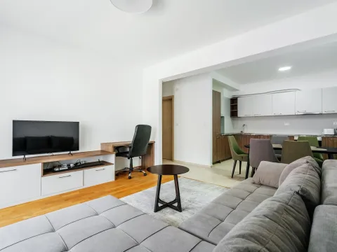Izdavanje, dvosoban stan, 67m², Bečići, Budva - image 4