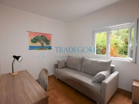 Prodaja, četvorosoban stan, 160m², Petrovac, Budva - image 2