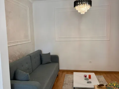 Izdavanje, jednosoban stan, 40m², Bečići, Budva - image 1