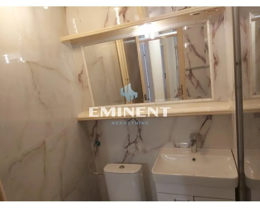 Izdavanje, trosoban stan, 75m², Banovo Brdo, Beograd