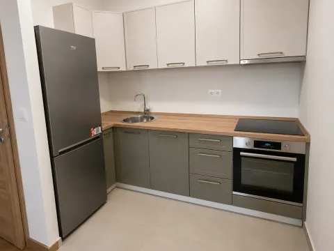 Izdavanje, jednosoban stan, 45m², City Kvart, Podgorica - image 3