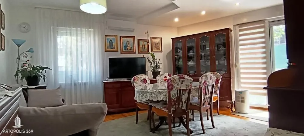 Prodaja, trosoban stan, 53m², Zvezdara Sve Podlokacije, Beograd