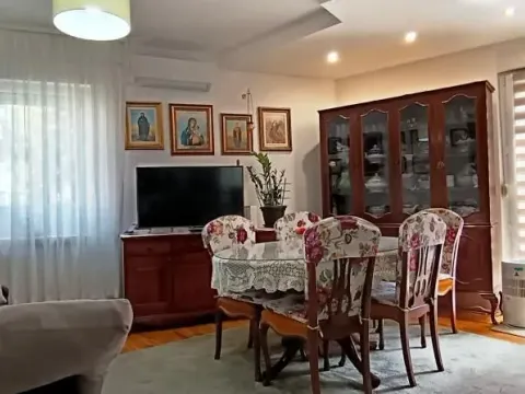 Stan in Zvezdara Sve Podlokacije