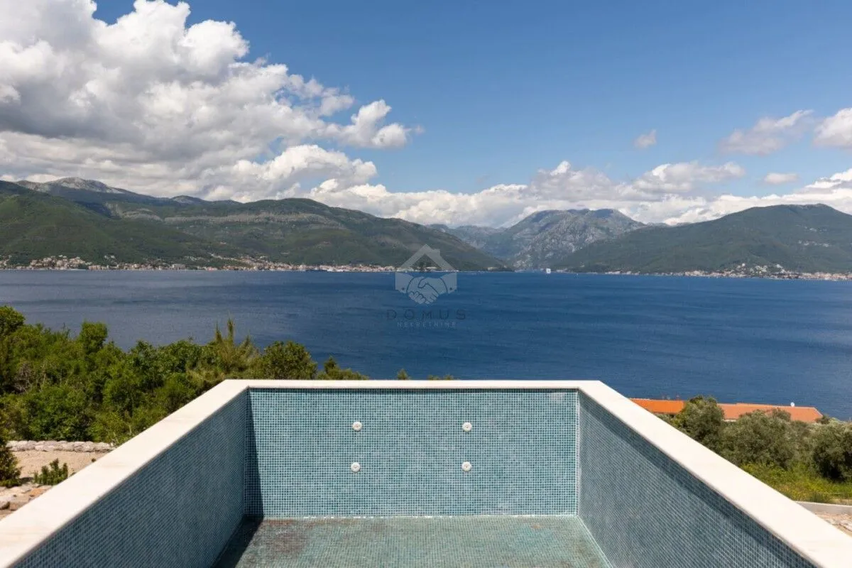 Prodaja, kuća, 328m², Krašići, Tivat