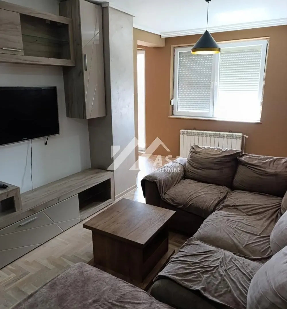 Prodaja, trosoban stan, 76m², Detelinara, Novi Sad Sve Podlokacije