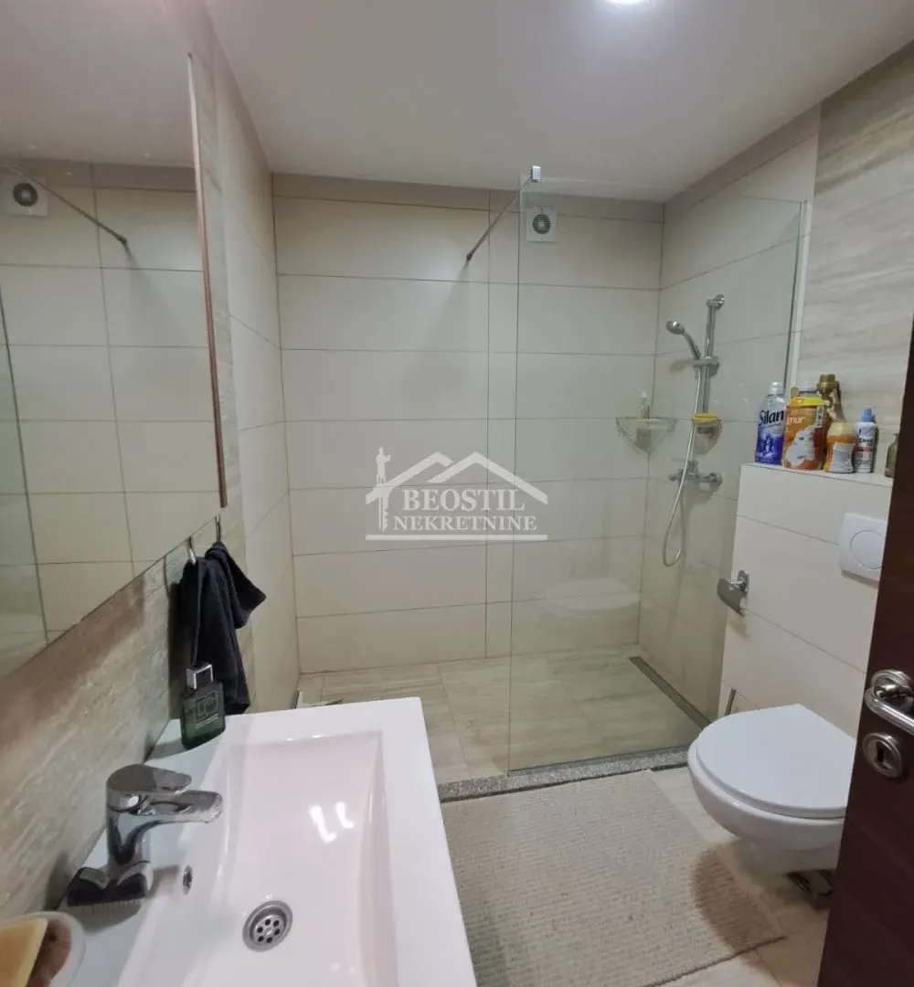 Prodaja, dvosoban stan, 66m², Centar, Stara Pazova