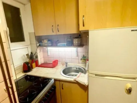 Rent, one bedroom apartment, 40m², Vračar Sve Podlokacije, Beograd - image 2