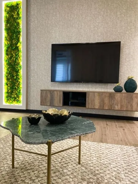 Izdavanje, trosoban stan, 90m², Grbavica, Novi Sad Sve Podlokacije