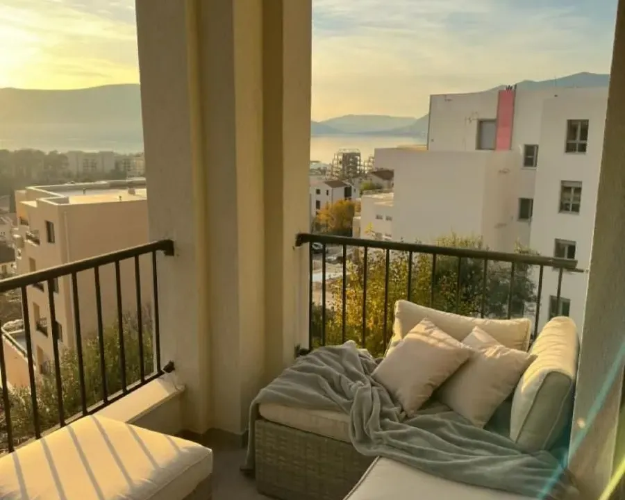 Prodaja, dvosoban stan, 71m², Centar, Tivat