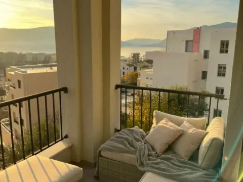 Sale, two bedroom apartment, 71m², Centar, Tivat