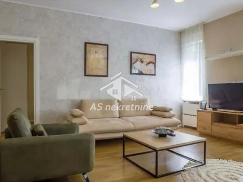 Izdavanje, dvosoban stan, 68m², Kalenić Pijaca, Vračar Sve Podlokacije