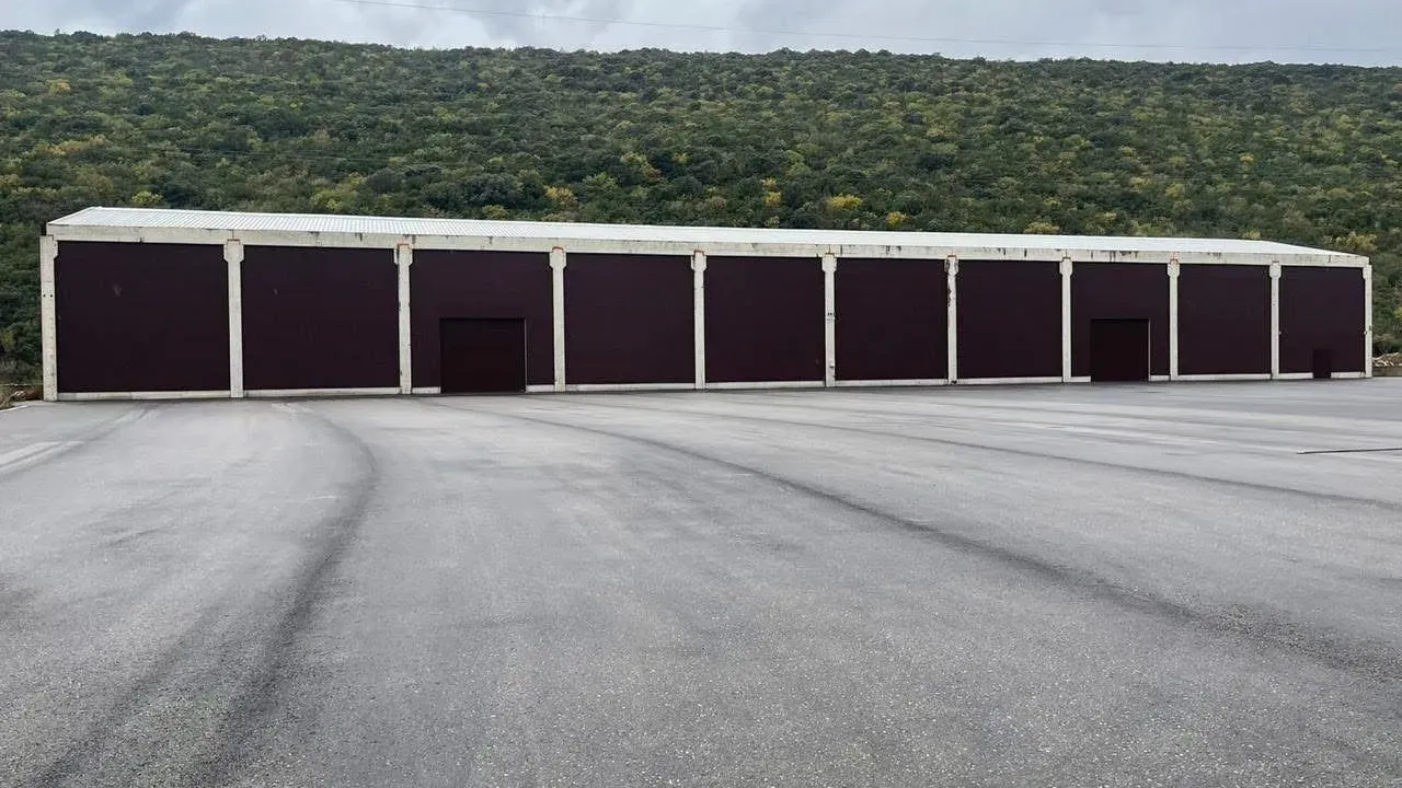Rent, office space, 400m², Glavati, Kotor