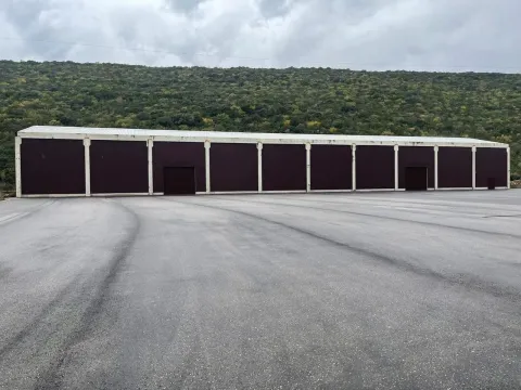 Rent, office space, 400m², Glavati, Kotor - image 1
