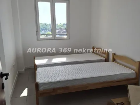 Rent, two bedroom apartment, 62m², Irig, Srbija - image 3