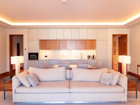 Prodaja, trosoban stan, 174m², Porto Montenegro, Tivat - image 2