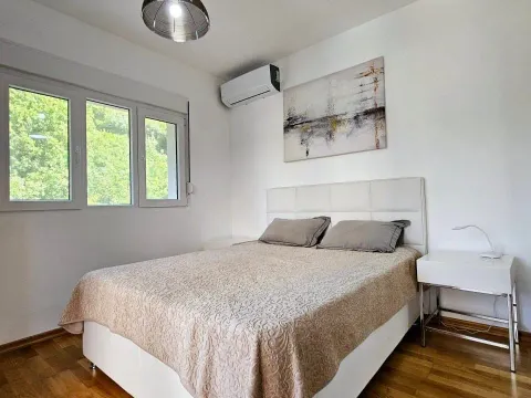 Izdavanje, dvosoban stan, 78m², Budva okolina, Budva - image 6