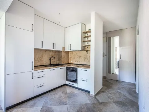 Prodaja, dvosoban stan, 52m², Centar, Tivat - image 4