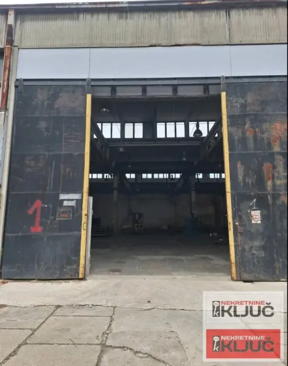 Izdavanje, poslovni prostor, 800m², Salajka, Novi Sad Sve Podlokacije