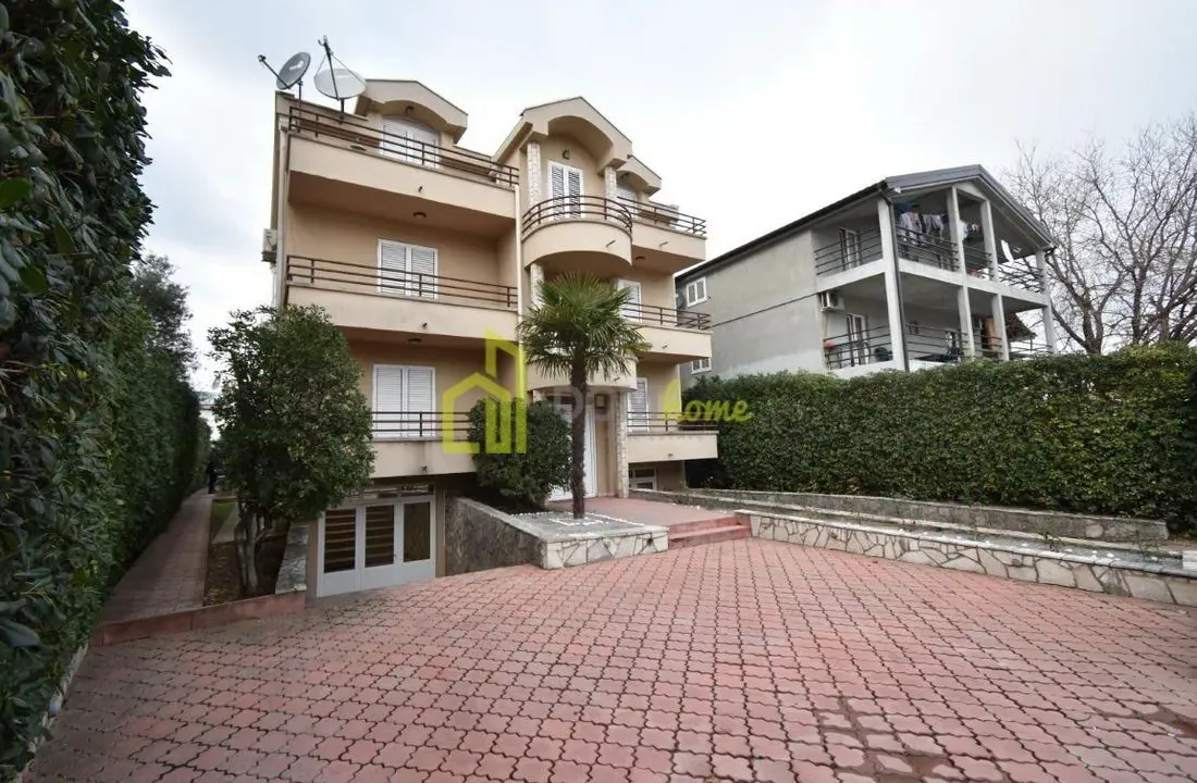 Rent, office space, 200m², Tološi, Podgorica