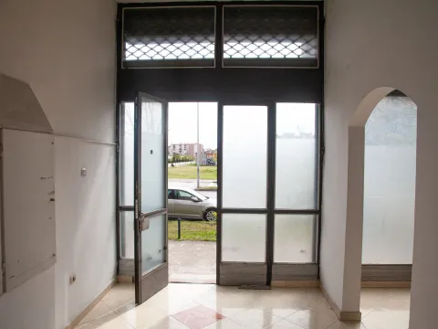 Izdavanje, poslovni prostor, 122m², Drpe Mandića, Podgorica - image 15