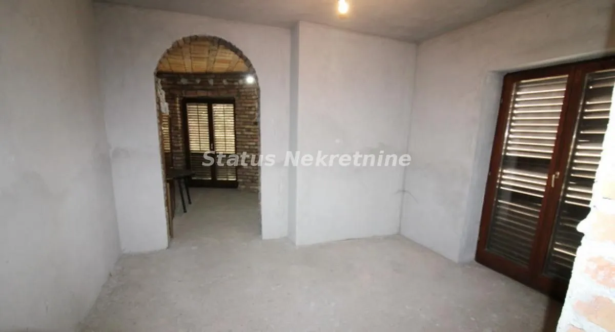Prodaja, kuća, 416m², Sremska Mitrovica, Srbija