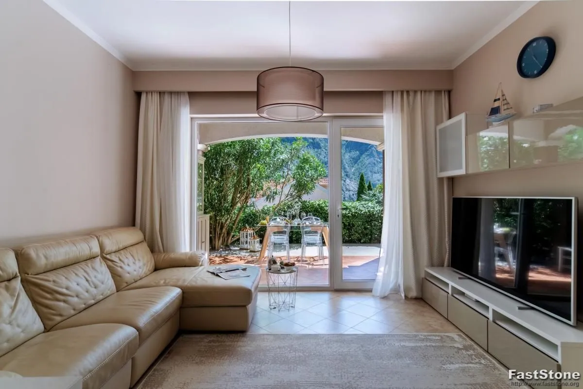 Prodaja, dvosoban stan, 63m², Orahovac, Kotor