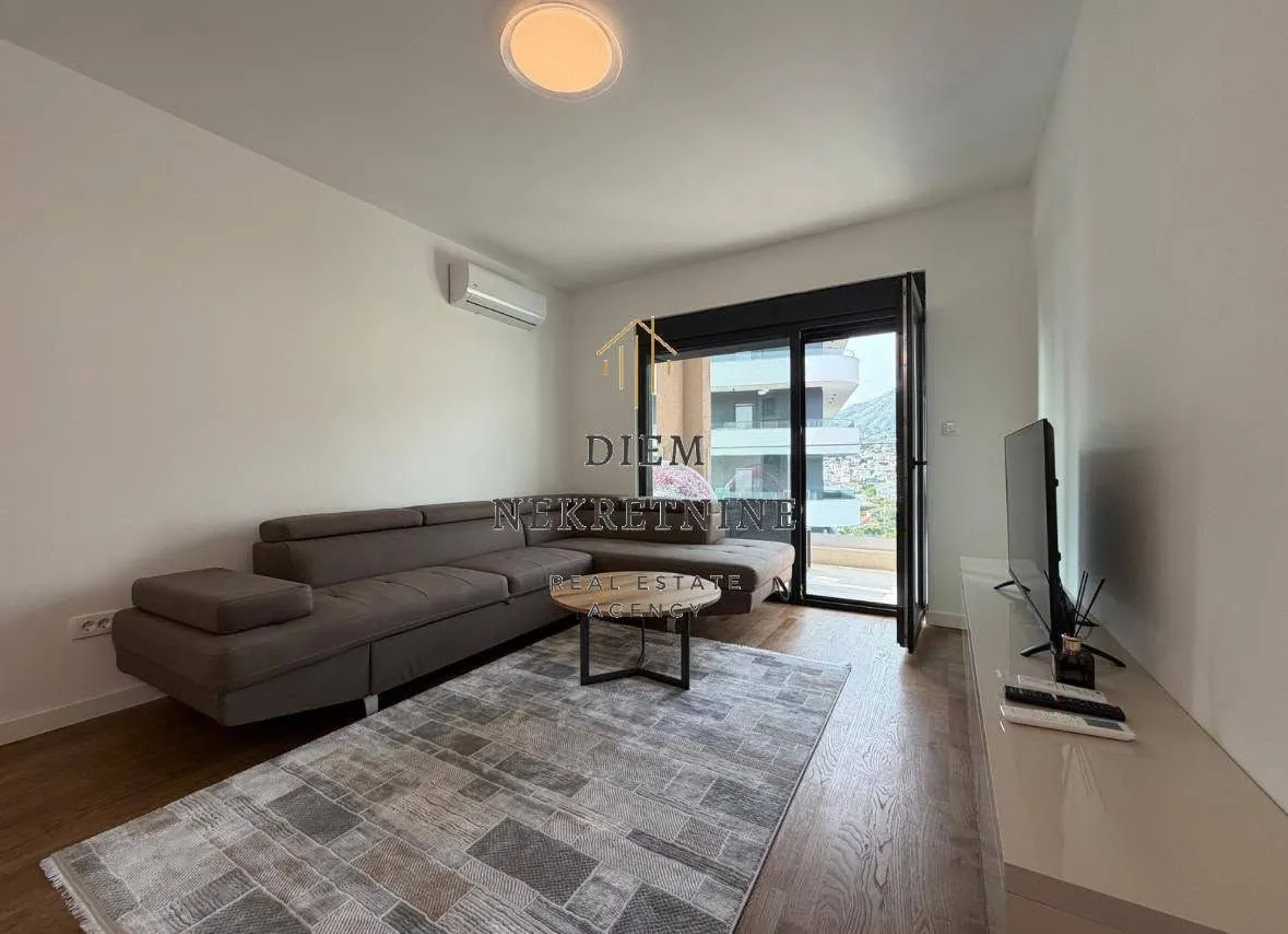 Izdavanje, jednosoban stan, 50m², Ilino, Bar