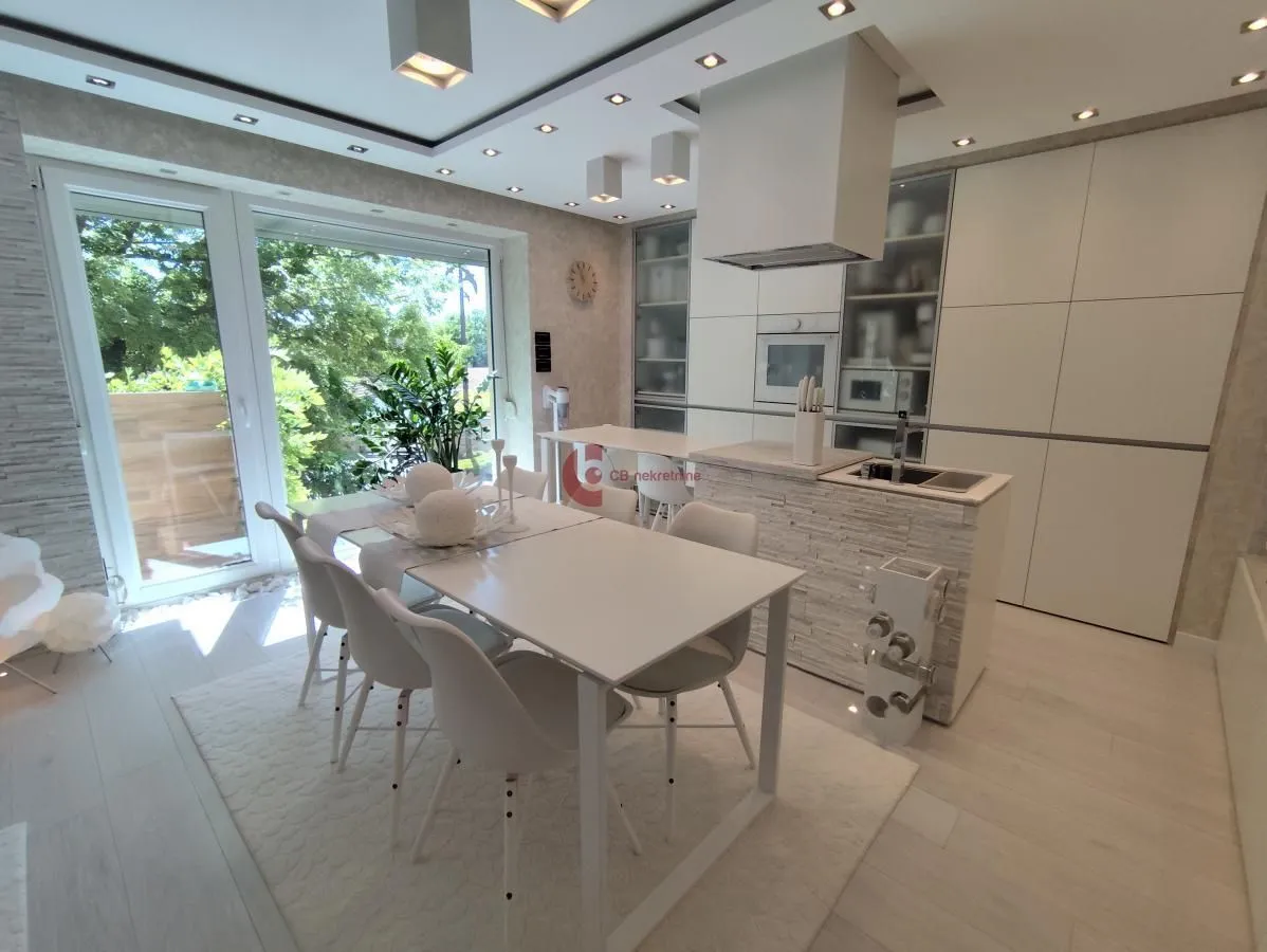 Prodaja, stan, 104m², Kertvaroš, Subotica